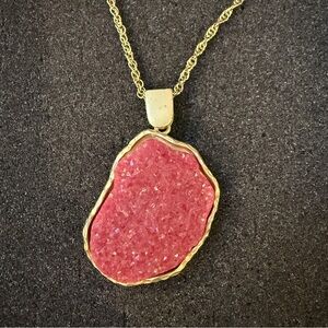 Pink Druzy-Style Gold-Tone Pendant Necklace – Boho Sparkle Statement